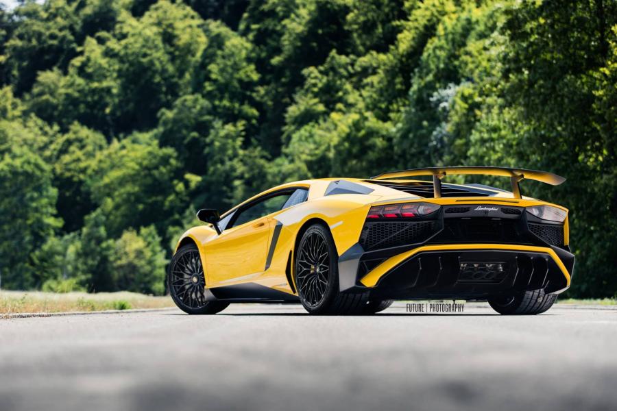  Lamborghini Aventador LP750-4 Superveloce 2015 года  (фото 38 из 49)